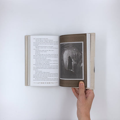 (Miss Peregrine's Peculiar Children #2) Hollow City - Ransom Riggs