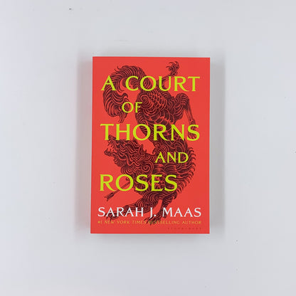 (A Court of Thorns and Roses #1) A Court of Thorns and Roses - Sarah J. Maas