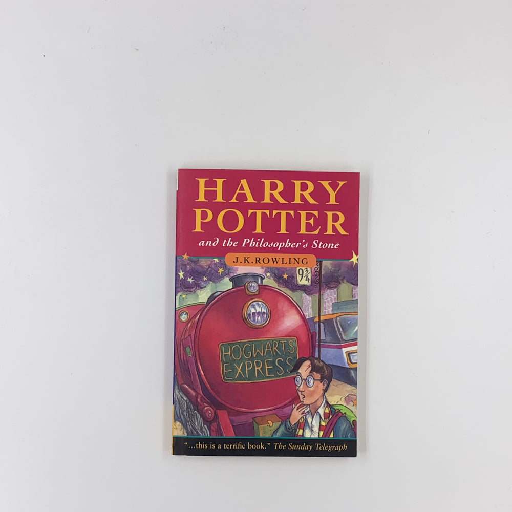 Harry Potter and the Philosopher's Stone - J.K. Rowling (Paperback)