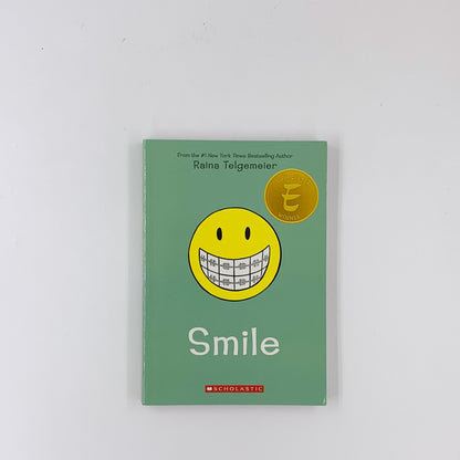 Smile - Raina Telgemeier