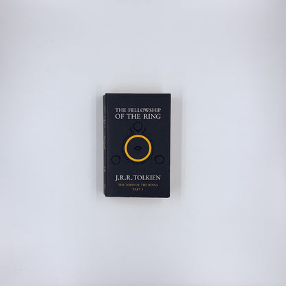 (Middle Earth #1) The Fellowship of the Ring - J.R.R. Tolkien