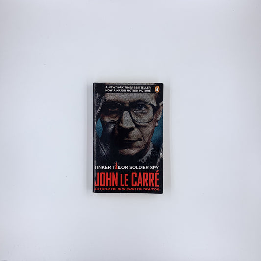 (George Smiley #5) Tinker Tailor Soldier Spy - John le Carré