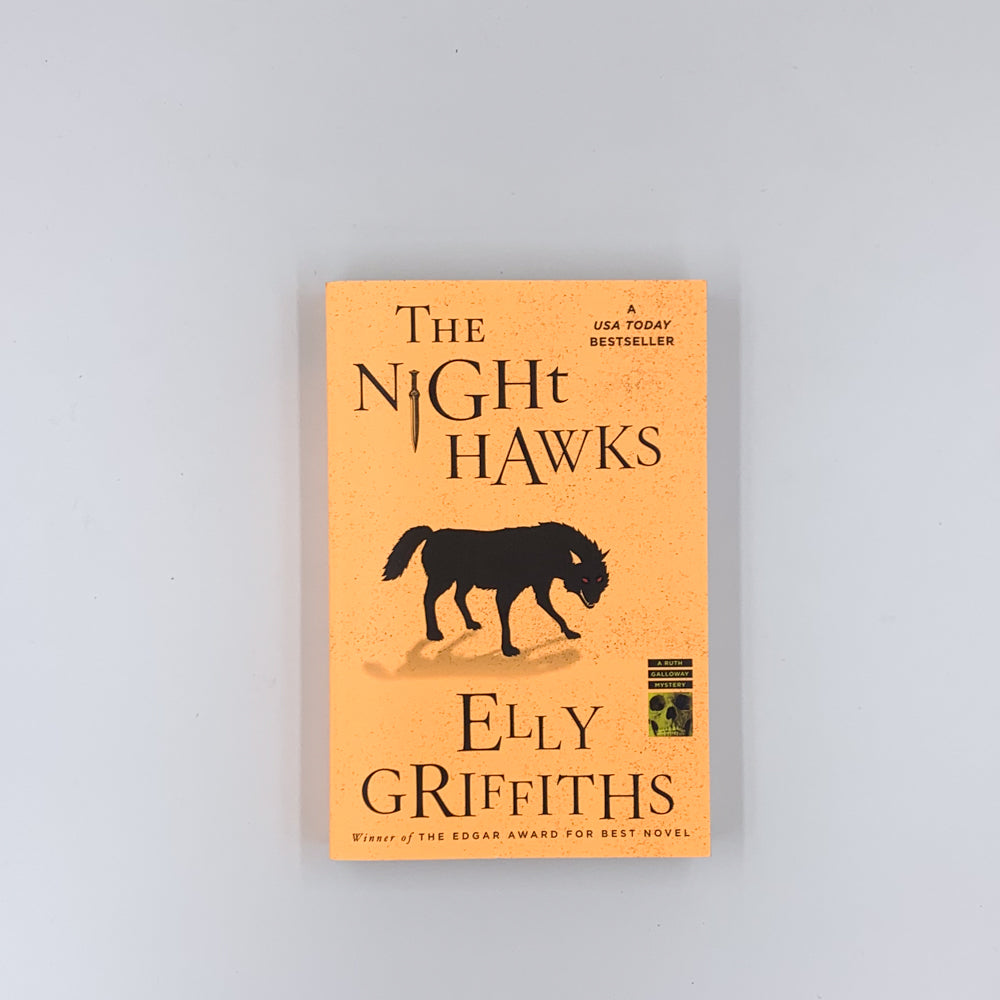 (Ruth Galloway #13) The Night Hawks - Elly Griffiths