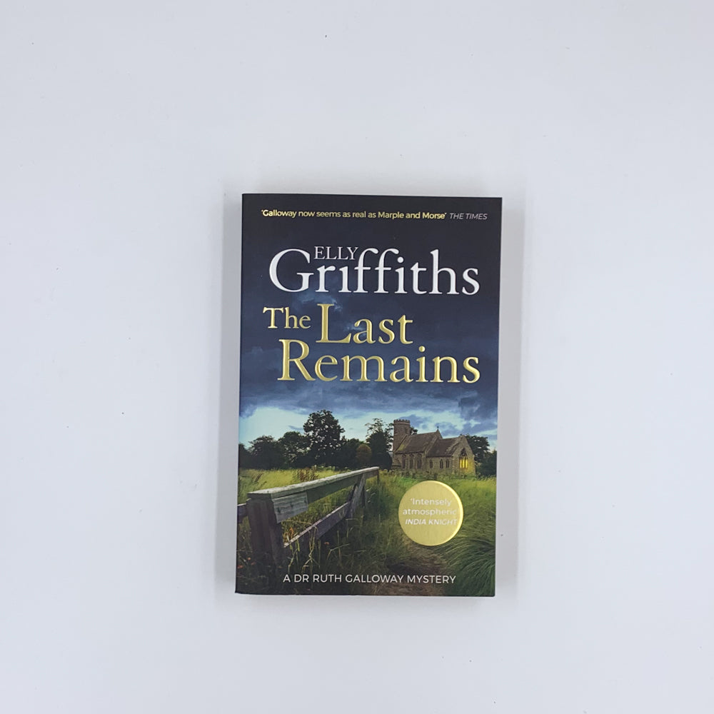 (Ruth Galloway #15) The Last Remains - Elly Griffiths