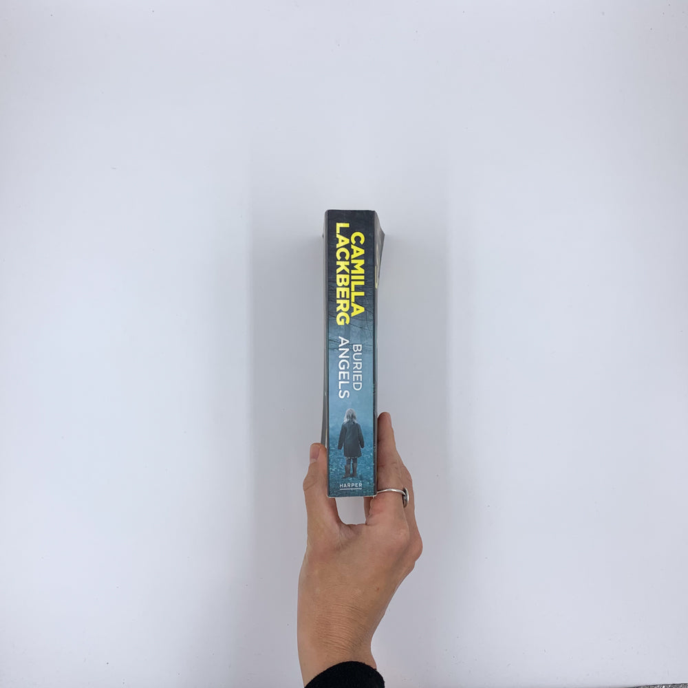 Buried Angels - Camilla Läckberg (Mass Market Paperback)