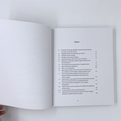 Backyard Bounty: The Complete Guide to Year-Round Gardening in the Pacific Northwest - Linda Gilkeson