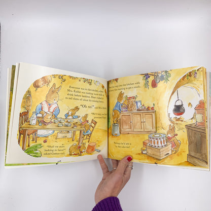 Peter Rabbit: The Bedtime Bunny Hunt: A Lift-the-Flap Storybook - Beatrix Potter