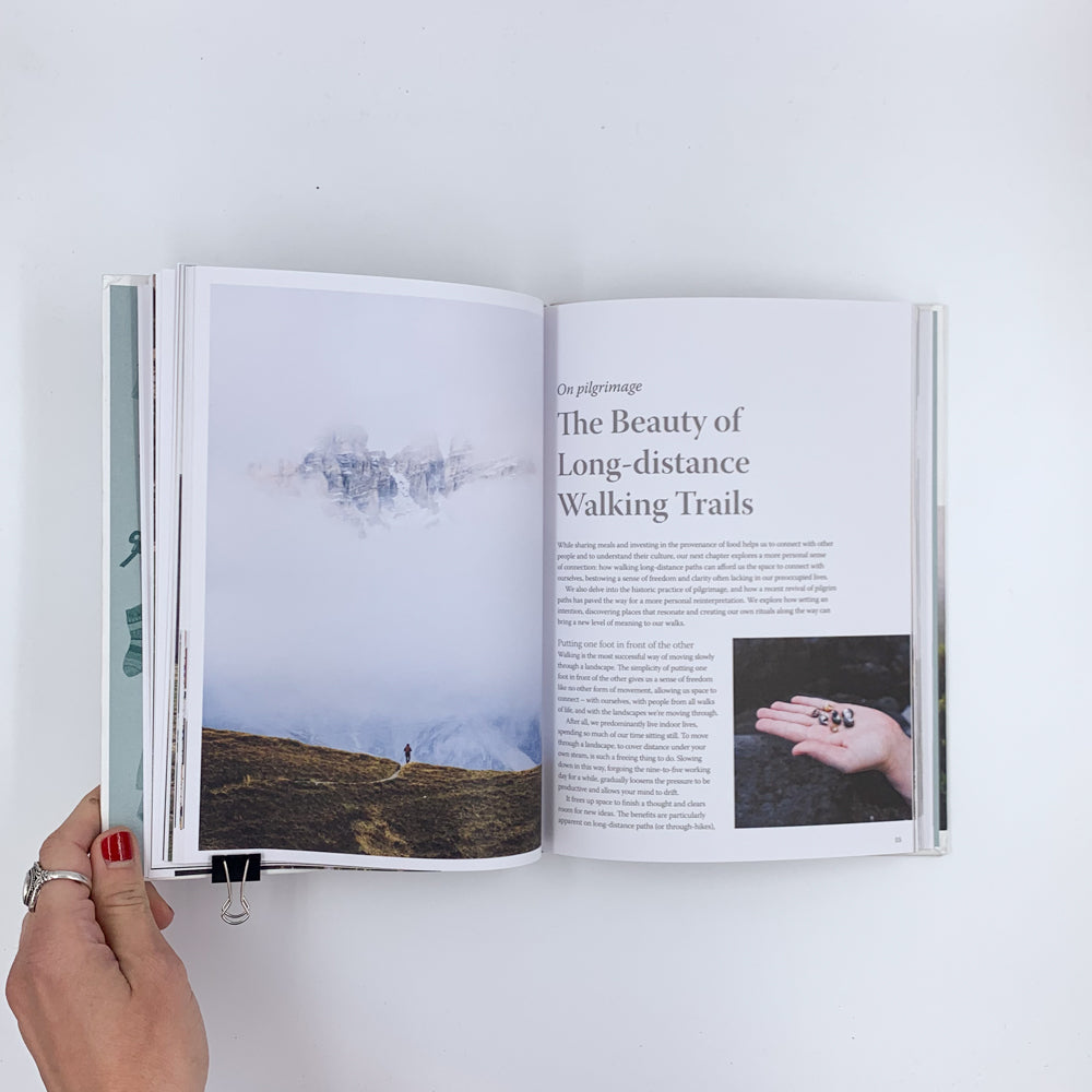 The Slow Traveller: An intentional path to mindful adventures - Jo Tinsley