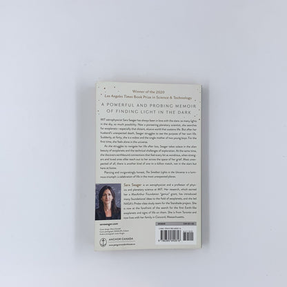 The Smallest Lights in the Universe: A Memoir - Sara Seager