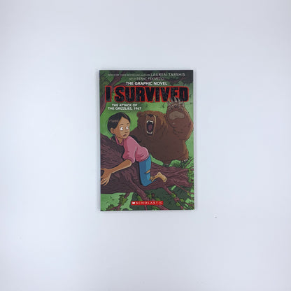I Survived the Attack of the Grizzlies, 1967: The Graphic Novel - Lauren Tarshis ,  Georgia Ball  (Adaptor)
