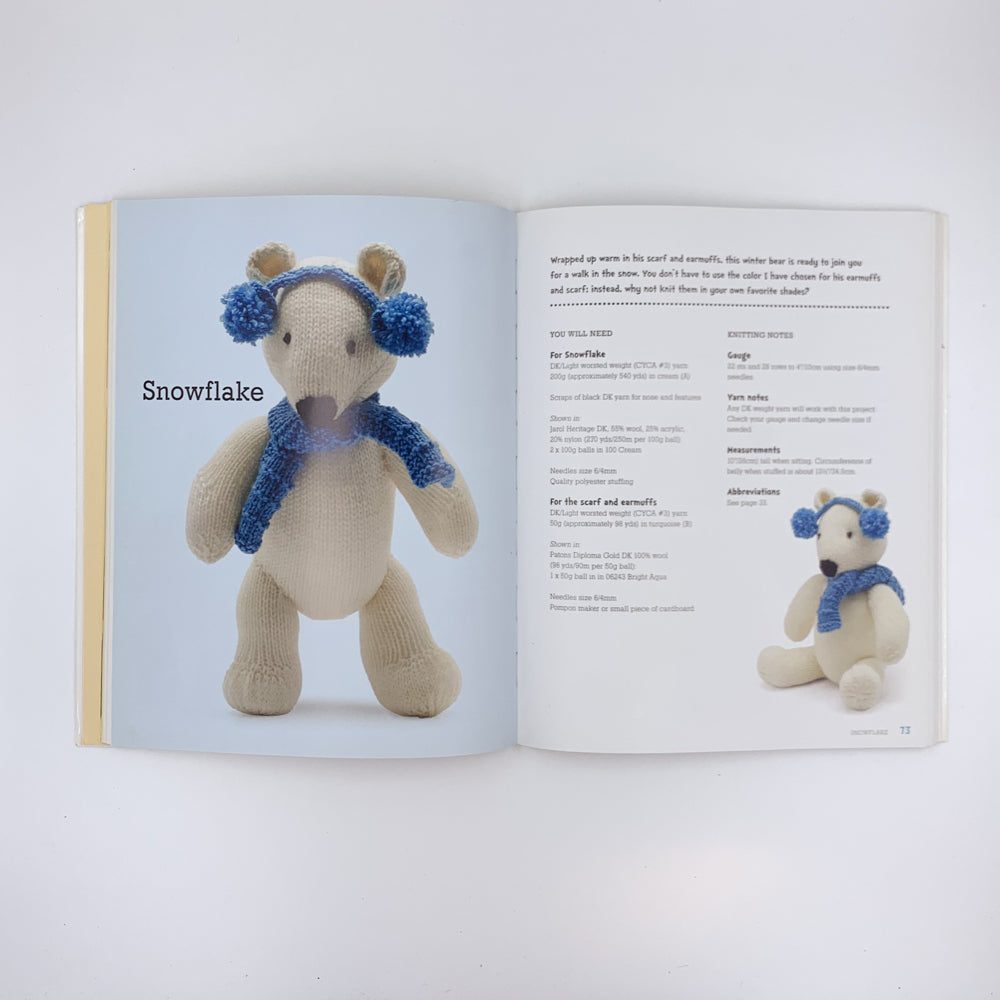 Knit-a-Bear: 15 huggable friends to make and dress for every occasion - Val Pierce