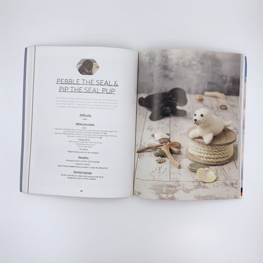 Felted Animal Knits: 20 Keep-Forever Friends to Knit, Felt and Love - Catherine Arnfield