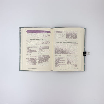 The Witch's Guide to Wellness: Natural, Magical Ways to Treat, Heal, and Honor Your Body, Mind, and Spirit - Krystle L. Jordan ,  Arin Murphy-Hiscock  (Foreword)