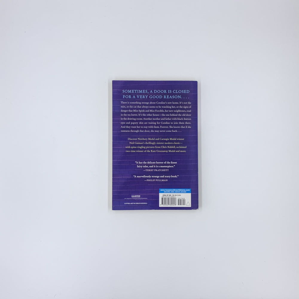 Coraline - Neil Gaiman & Chris Riddell