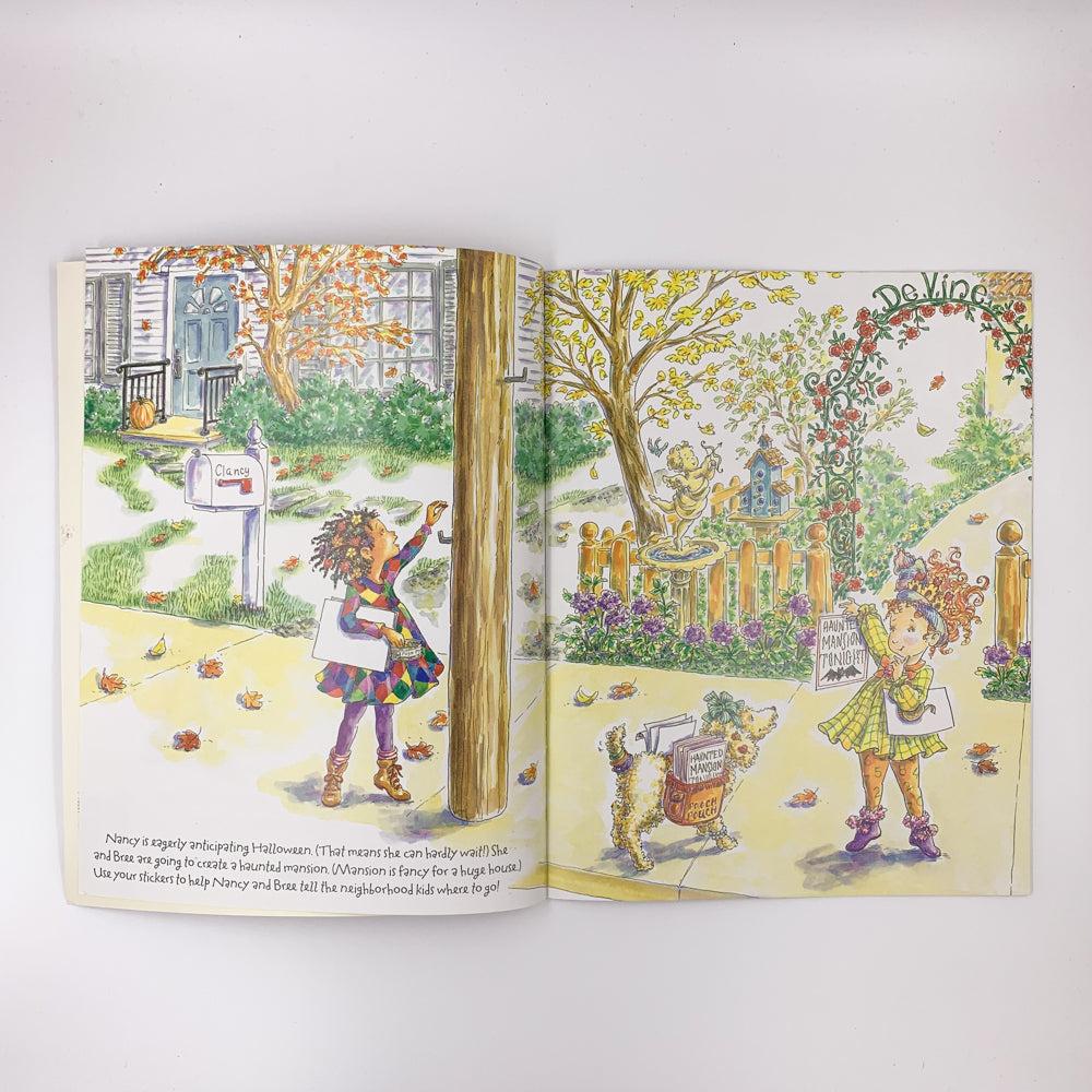 Fancy Nancy's Haunted Mansion: A Reusable Sticker Book for Halloween - Jane O'Connor & Robin Preiss Glasser