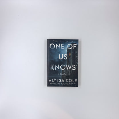 One of Us Knows - Alyssa Cole