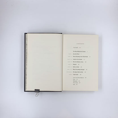 In the Garden of Beasts: Love, Terror, and an American Family in Hitler's Berlin - Erik Larson (SIGNED First Ed.)