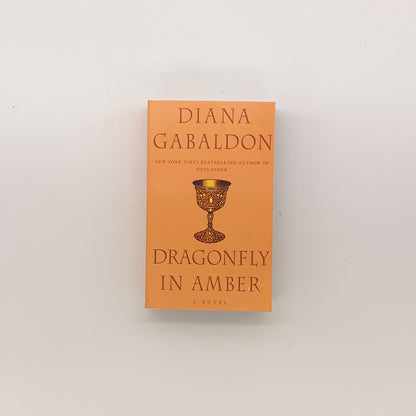 Dragonfly in Amber (Outlander #2) - Diana Gabaldon (Pocket Edition)