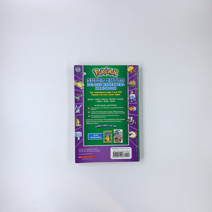 Super Extra Deluxe Essential Handbook: The Need-to-Know Stats and Facts on Over 875 Characters - Scholastic Inc.