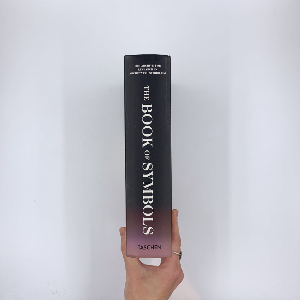 The Book of Symbols: Reflections on Archetypal Images - Ami Ronnberg