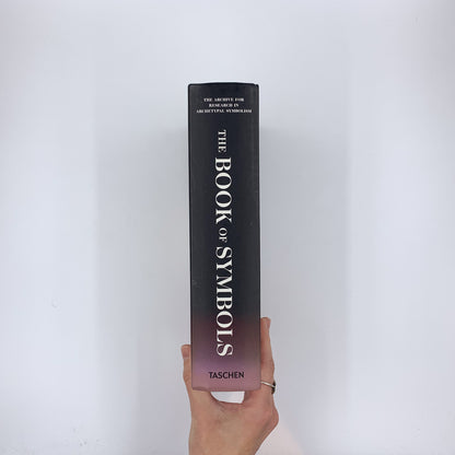 The Book of Symbols: Reflections on Archetypal Images - Ami Ronnberg