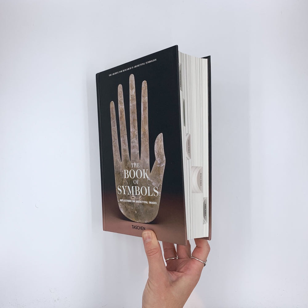 The Book of Symbols: Reflections on Archetypal Images - Ami Ronnberg