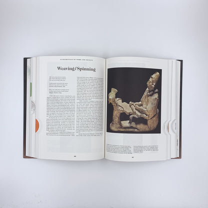 The Book of Symbols: Reflections on Archetypal Images - Ami Ronnberg