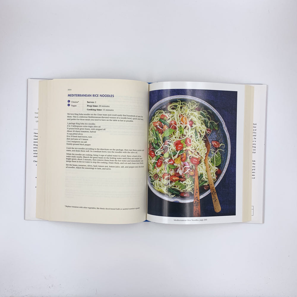 Clean Eats: Over 200 Delicious Recipes to Reset Your Body's Natural Balance and Discover What It Means to Be Truly Healthy - Alejandro Junger